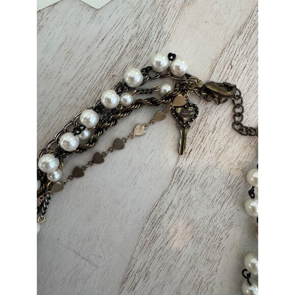 Rare!! Betsey Johnson Pink Rhinestone Crystal Pearl Bow Necklace PRETTY !!!! - Picture 6 of 6